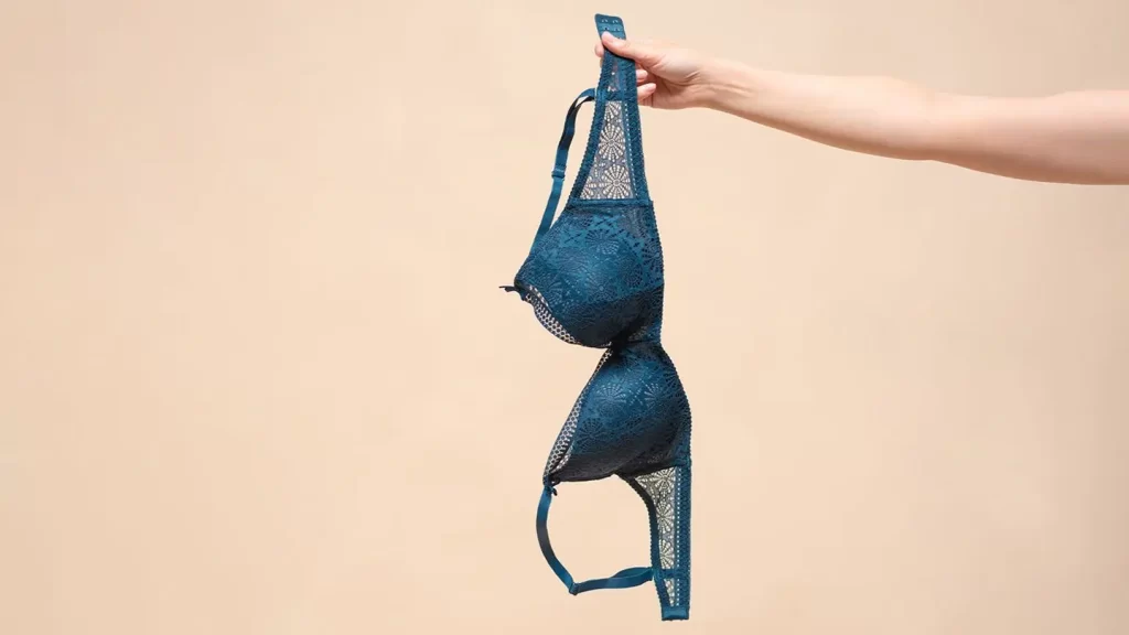 undergarment-bra-the-possible-reason-of-nipples-itching